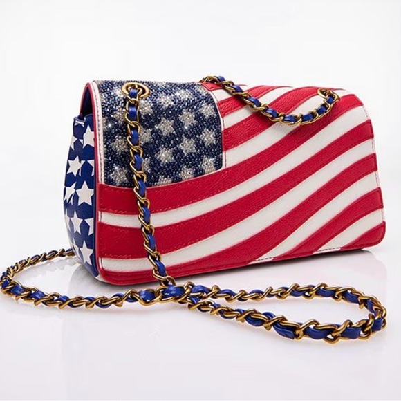NWT🇺🇸Betsey Johnson American Flag Faux Leather Convertible Shoulder/Crossbody - Picture 2 of 12